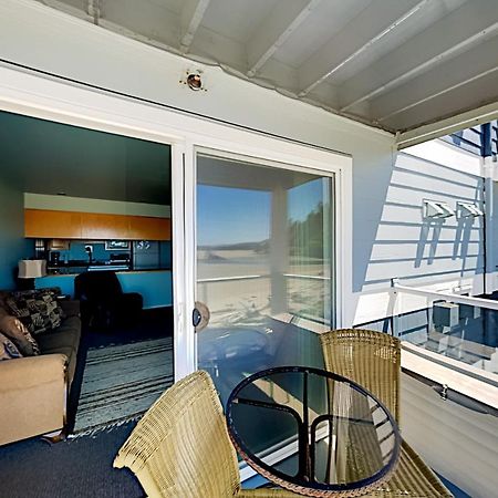 New Listing! Bay-View Beauty With Private Balcony Condo Λίνκολν Σίτι Εξωτερικό φωτογραφία