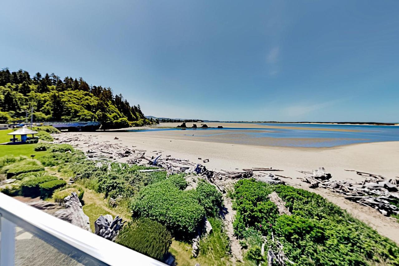 New Listing! Bay-View Beauty With Private Balcony Condo Λίνκολν Σίτι Εξωτερικό φωτογραφία
